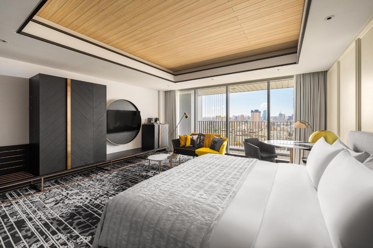 Le Méridien Taichung Exterior foto A guest room at the Westin Nanjing