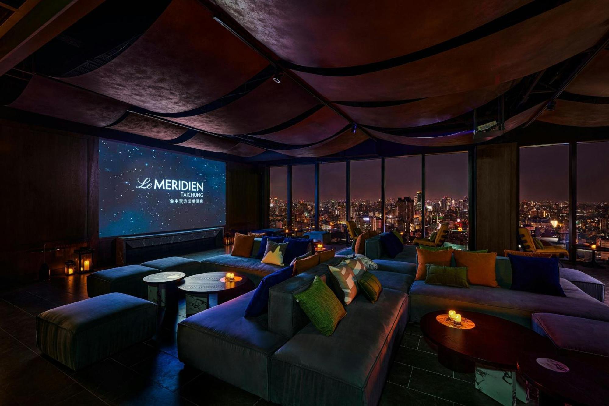 Le Méridien Taichung Exterior foto The 63rd floor lounge